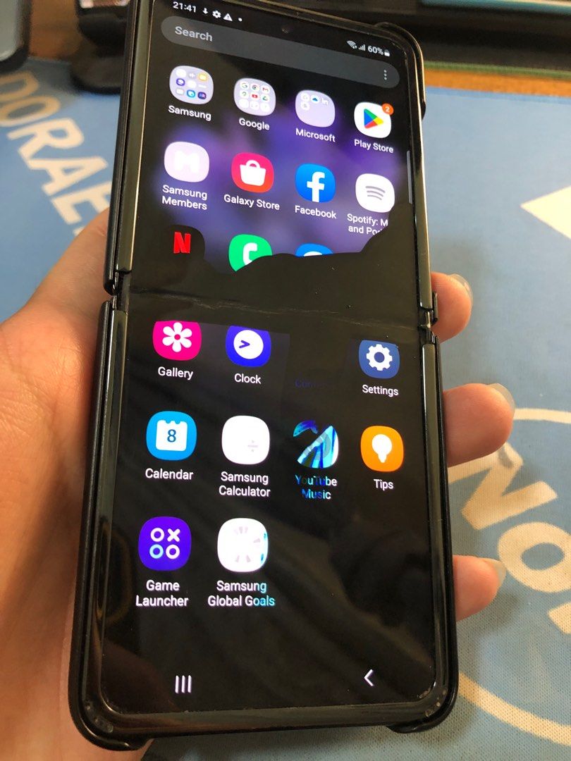 Samsung galaxy z flip 8/256, Mobile Phones & Gadgets, Mobile Phones ...