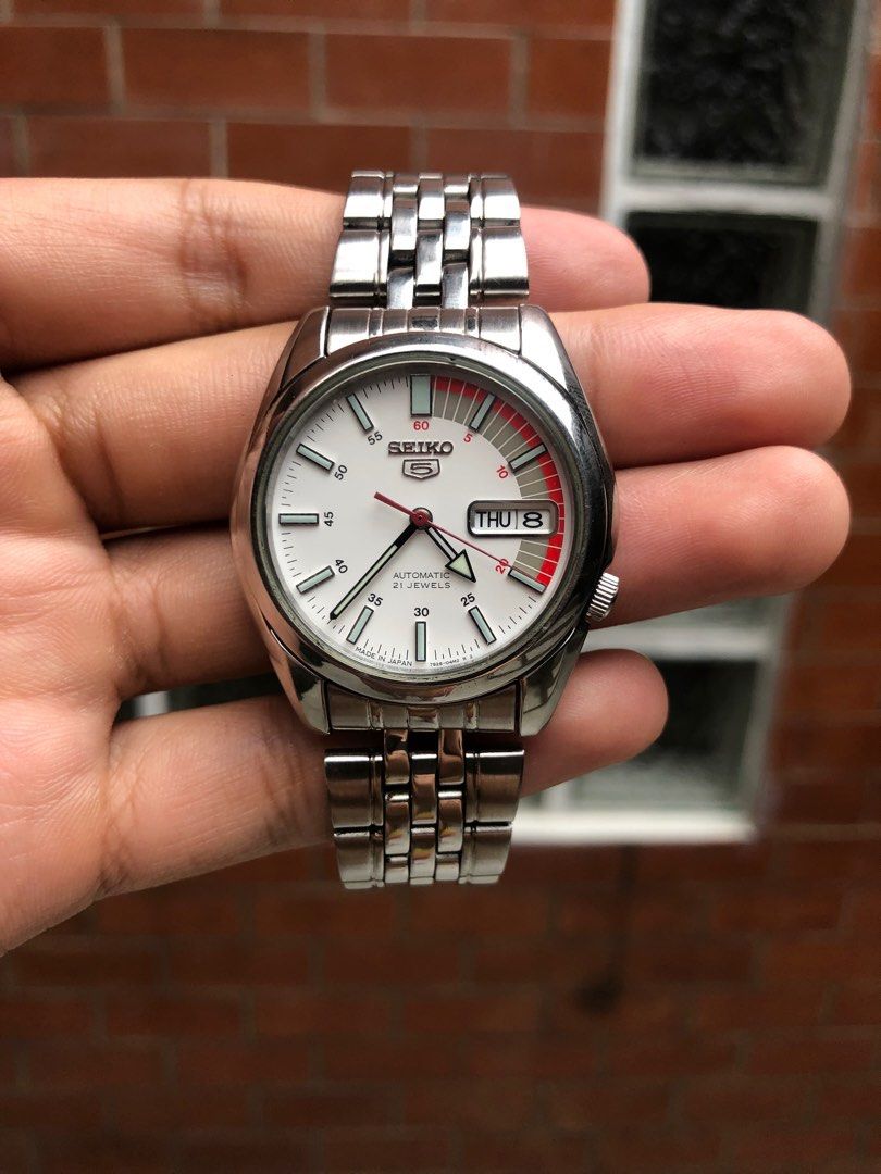 時計 SEIKO WATER 5OM RESIST AUTOMATIC21JEWELS Amazon.com: Seiko 5 #SNKE06 Men's 50M Gold Tone Self Winding