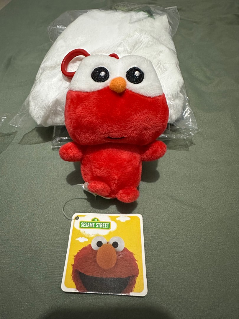 Sesame Street Elmo Bag Charm, Hobbies & Toys, Toys & Games on Carousell