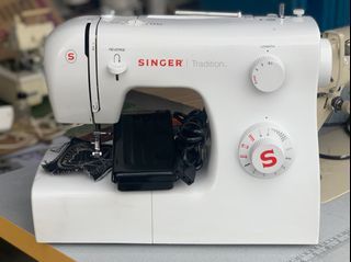 Singer Heavy duty Sewing machine