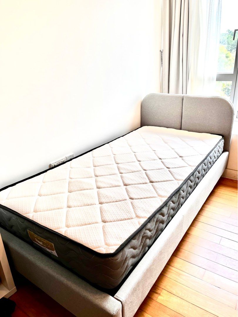 Single bed with mattress (like brand new, no marks or scratches see