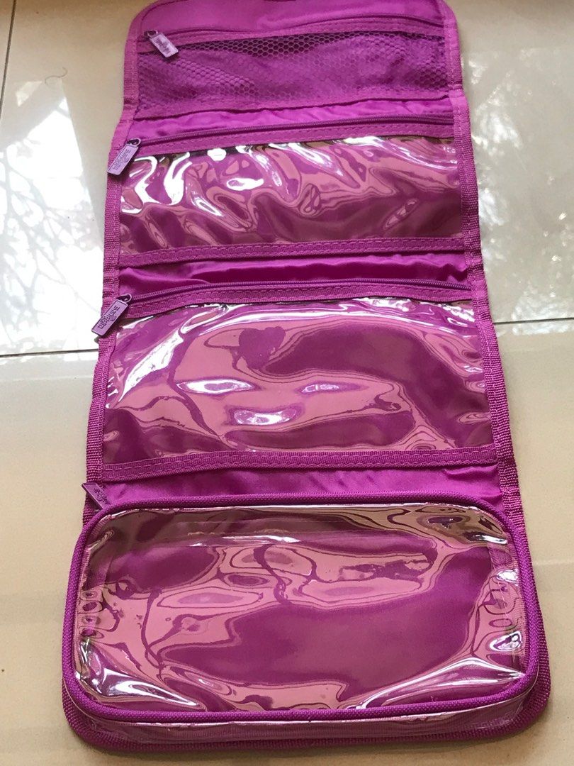 Smiggle toiletry bag shop