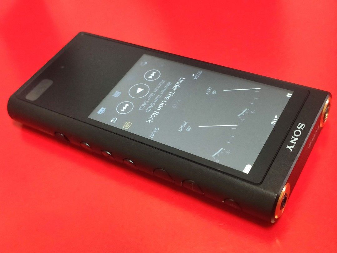 小黑磚ZX300超新淨可插記憶卡換歌更內置64GB專業Hi-Res SONY Walkman 