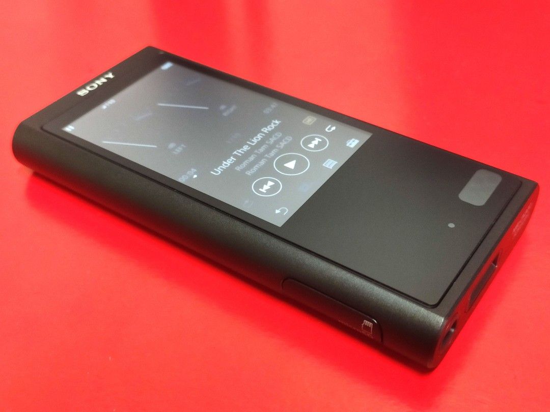 小黑磚ZX300超新淨可插記憶卡換歌更內置64GB專業Hi-Res SONY Walkman 