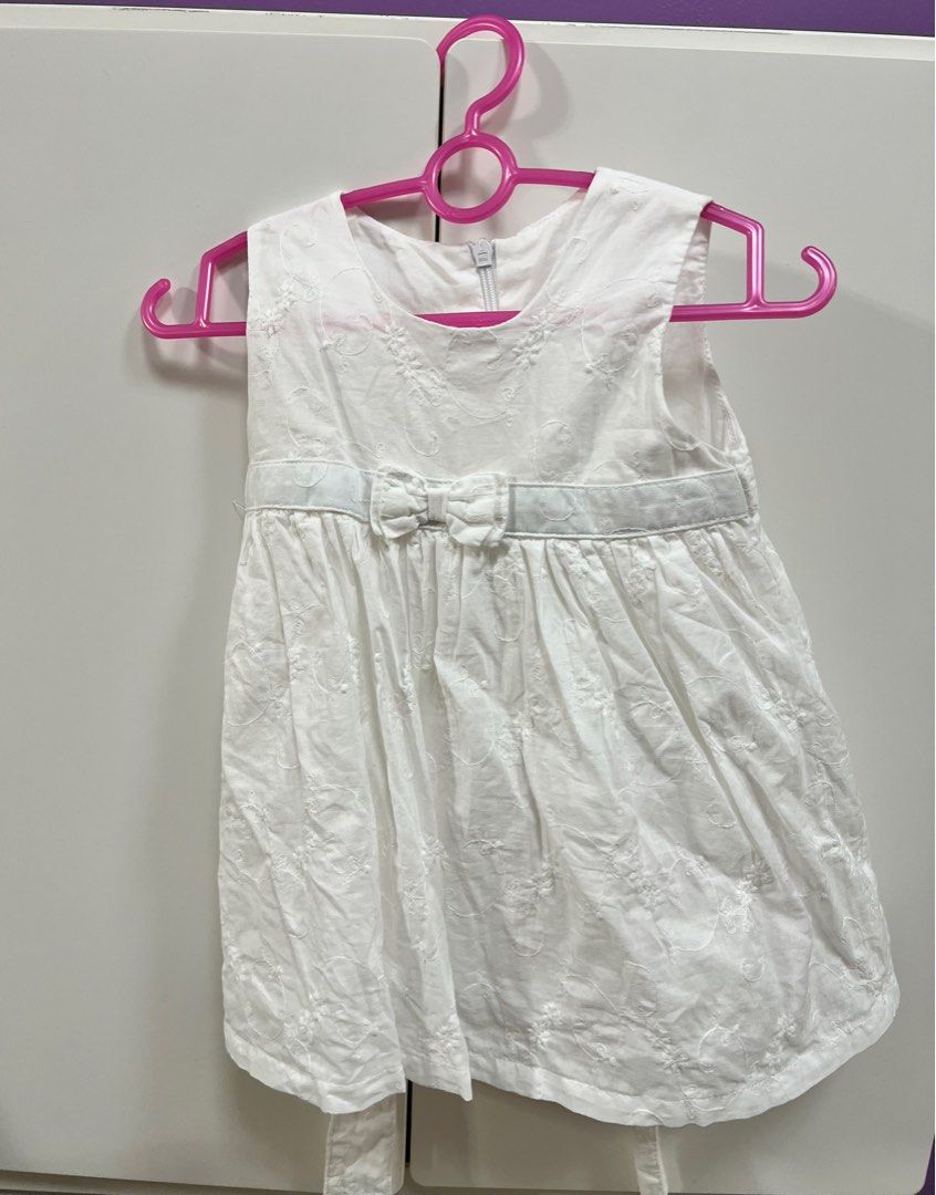 Tiny Button Dress (Category: Babies & Kids Fashion) located in Kuala Lumpur. Submitted by madamas (Listing ID 1214130639, Image 1). Description: White Color Size 6-12 Months Like New Conditions.