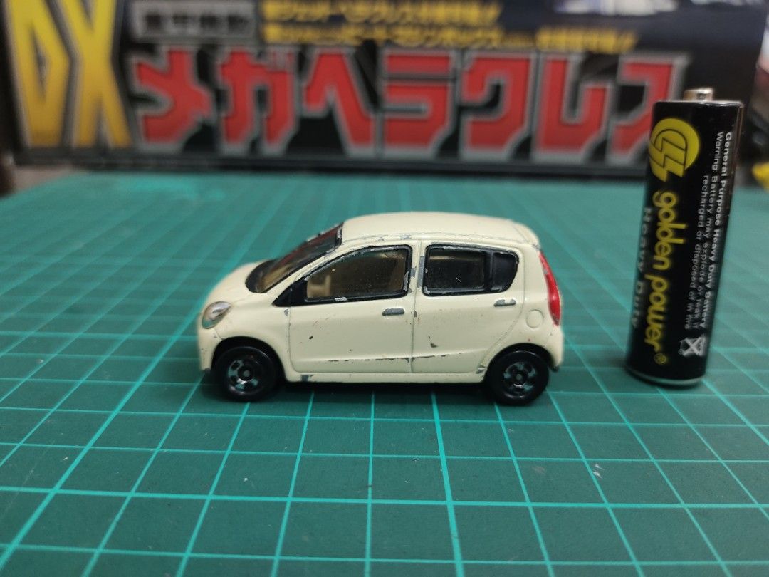 Tomica daihatsu mira