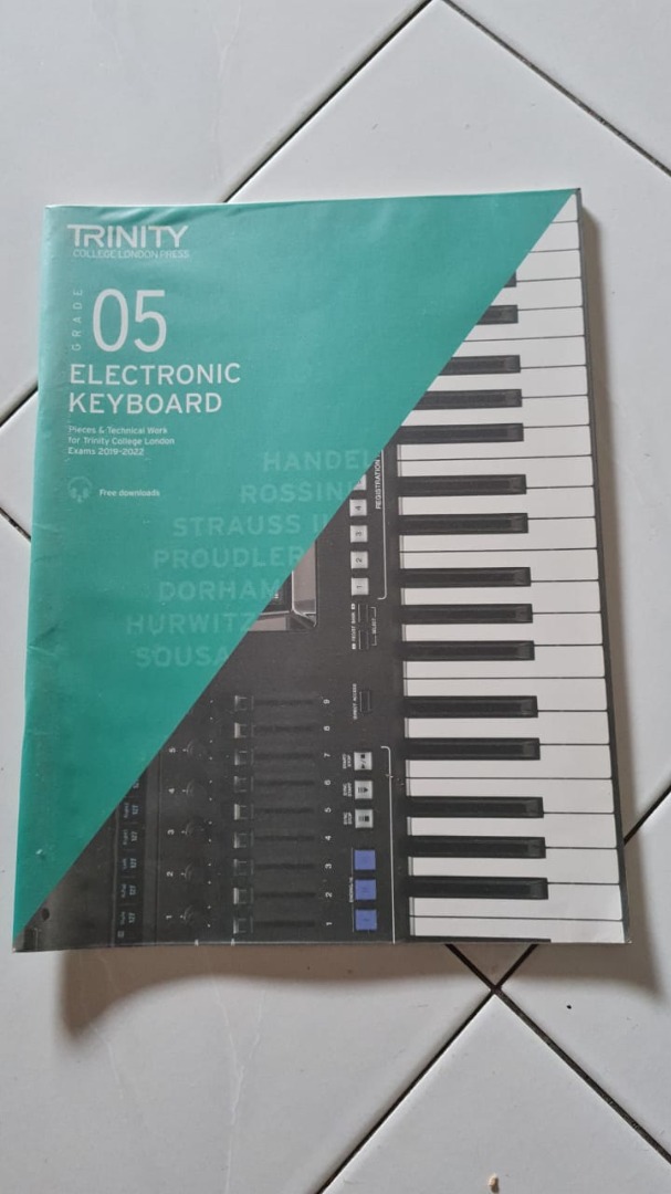 Trinity Electronic Keyboard Grade 5, Hobbies & Toys, Books & Magazines
