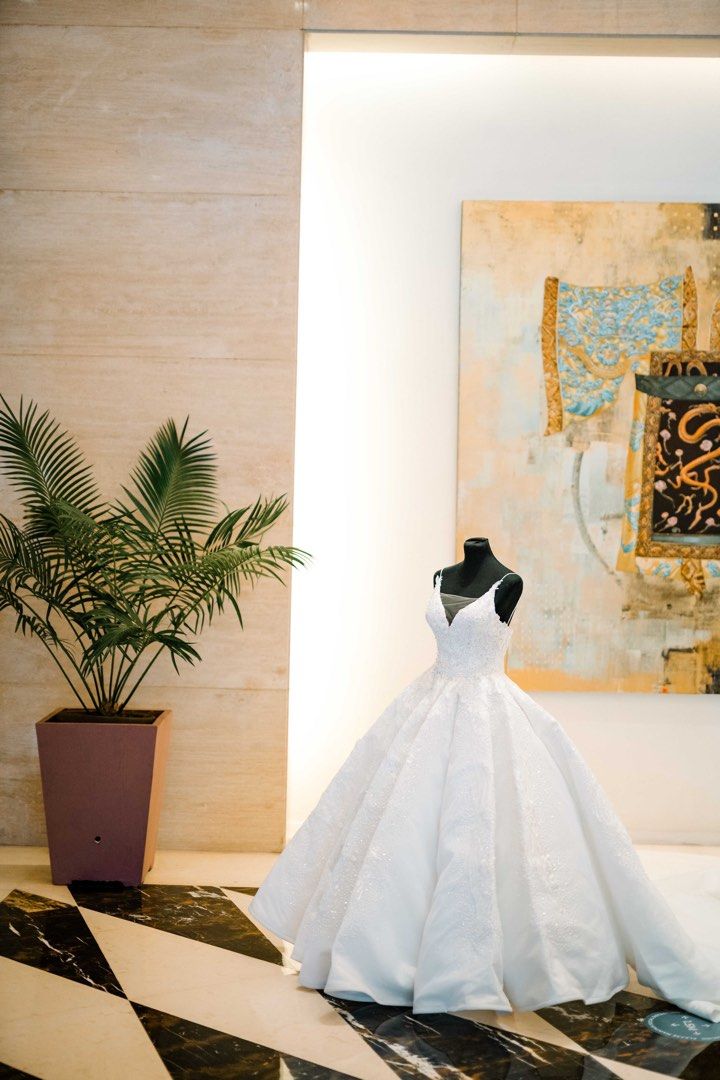 Umbrella Cut - Wedding Gown (Category: Evening dresses & gowns) located in Cavite. Submitted by tins.closet (Listing ID 1214006227, Image 2). Description: From D8 Mall Used last March 26, 2022 B:34, W: 27 Best fit for 50-52 kg Negotiable for sure buyers RFS: Served its purpose and storage.