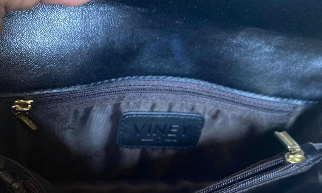 Viney sling bag, Luxury, Bags & Wallets on Carousell