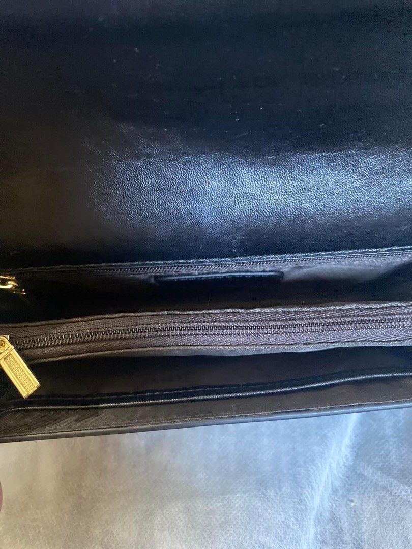 Viney sling bag, Luxury, Bags & Wallets on Carousell