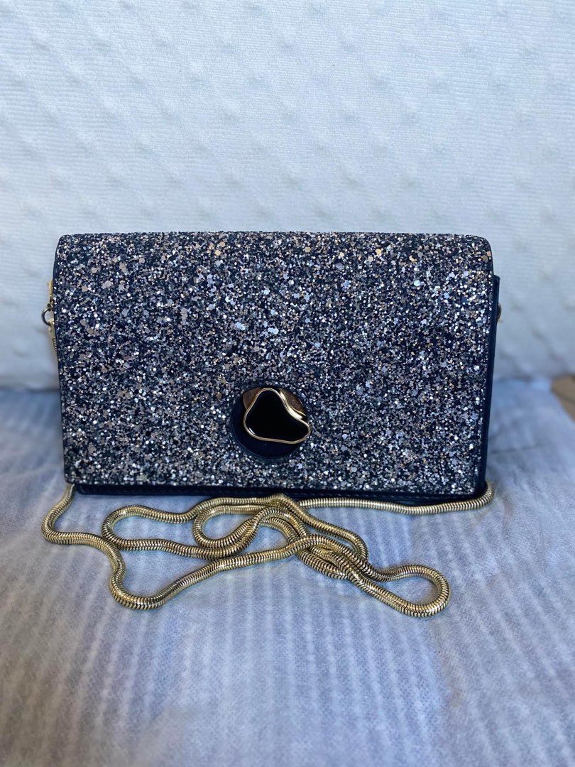 Viney sling bag, Luxury, Bags & Wallets on Carousell