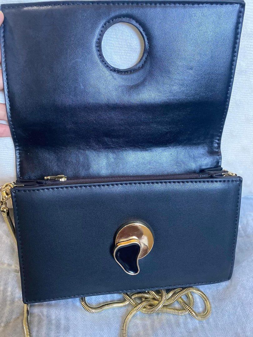 Viney sling bag, Luxury, Bags & Wallets on Carousell