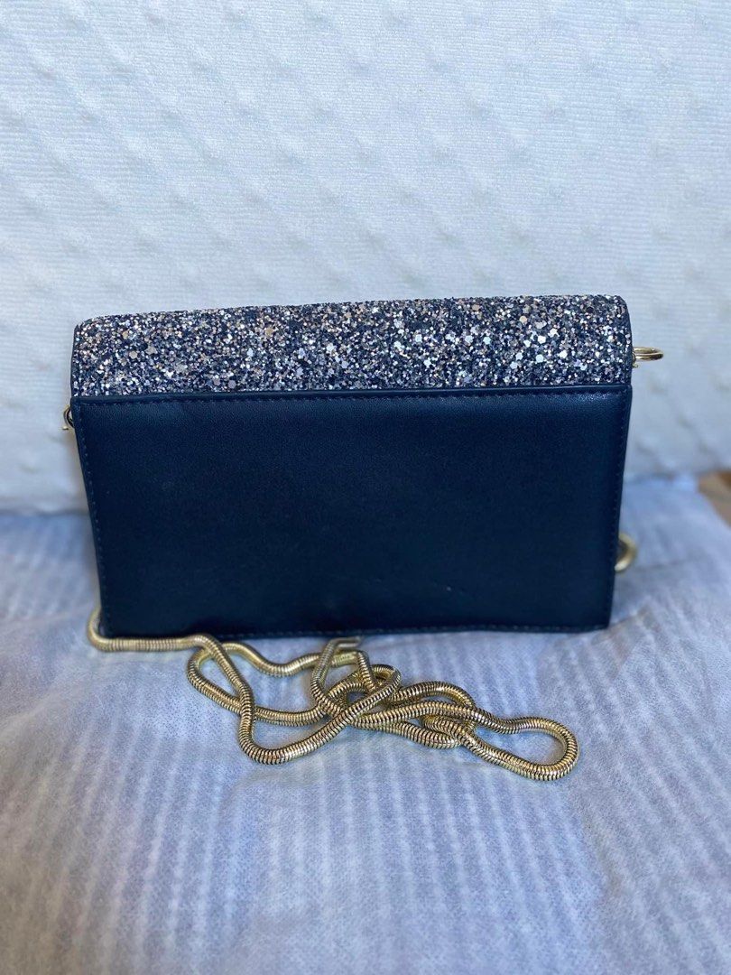 Viney sling bag, Luxury, Bags & Wallets on Carousell