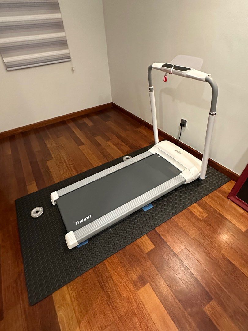 MUST GO ITEM Johnson Fitness Tempo TS1 Treadmill Walking Pad Fitness Fat Loss Training