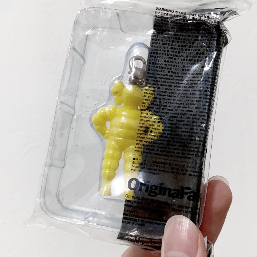 全新ORIGINAL FAKE KAWS XX MICHELIN 2009 MEDICOM TOY CHUM KEYCHAIN