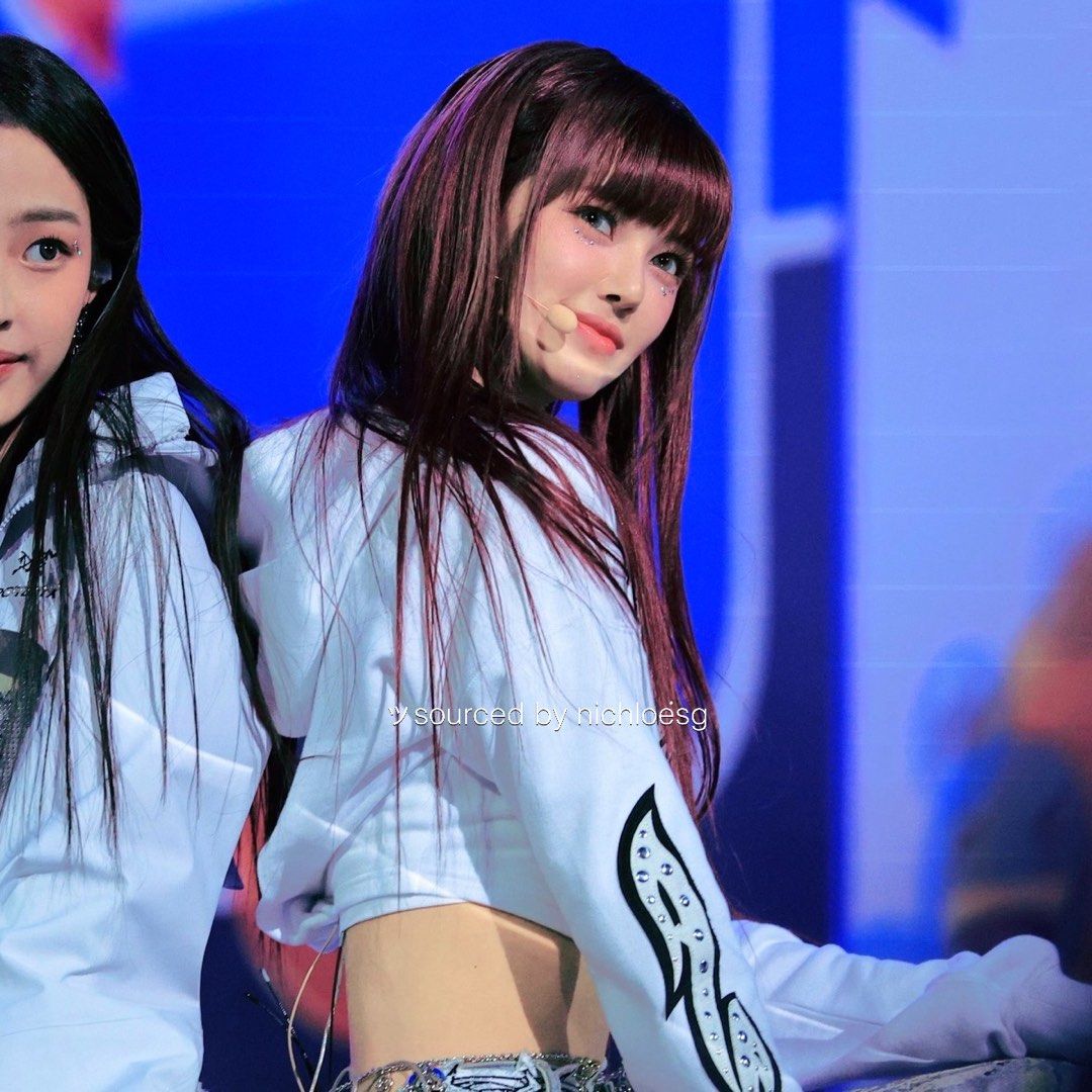 トップス BAPE GRAFFITI STUDDED CROPPED HOODIE S Buy BAPE Graffiti Studded Cropped Hoodie 'White' - 1I80 214