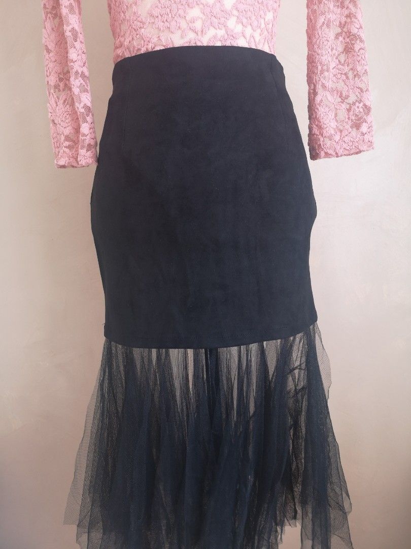 Black Suede Mini Skirt with Fringe (Category: Skirts) located in Makati City. Submitted by petitstore.ph (Listing ID 1214338965, Image 3). Description: suede + material fits S to semi medium very lightly used, no flaws for special occasions.