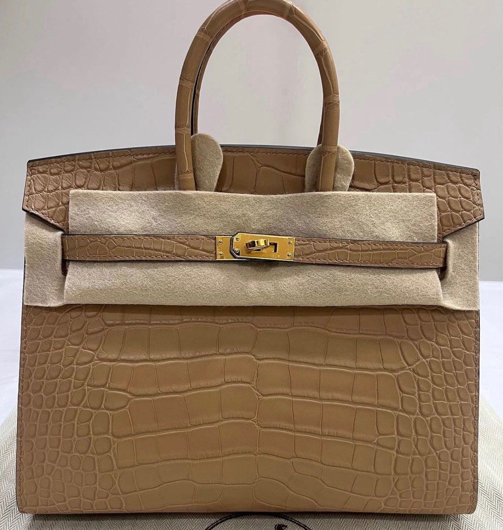 Birkin 25 🔹️ Chai alligator matte 🔹️ Gold hardware 🔹️ Stamp