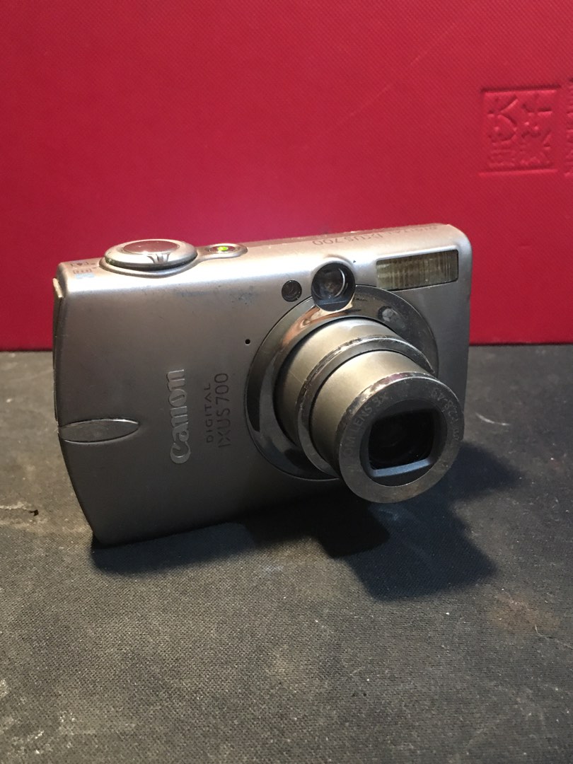 RUSH RARE Canon Ixus Digital Camera, Photography, Cameras on Carousell
