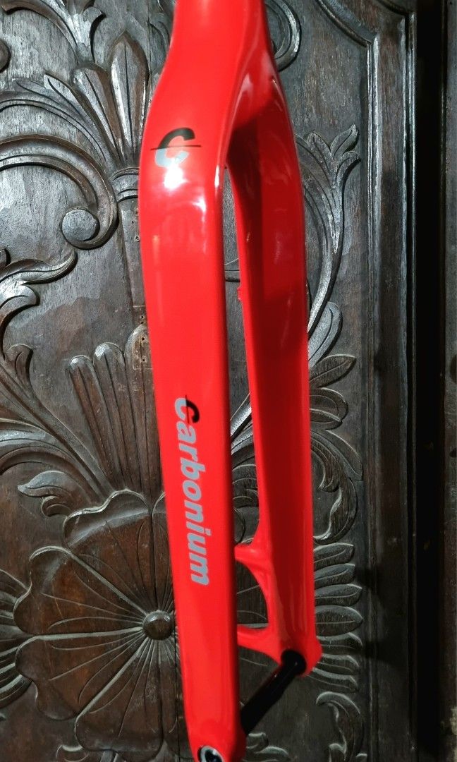 Carbonium discount bike parts