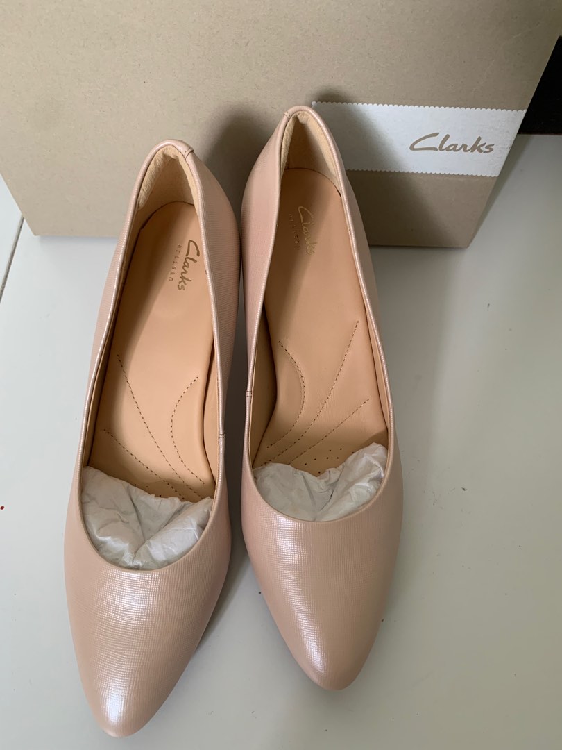 clarks nude heels