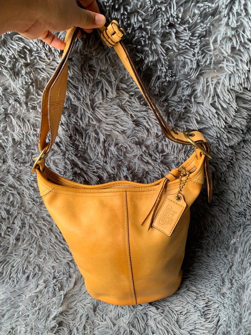 Coach bleeker hotsell bucket bag