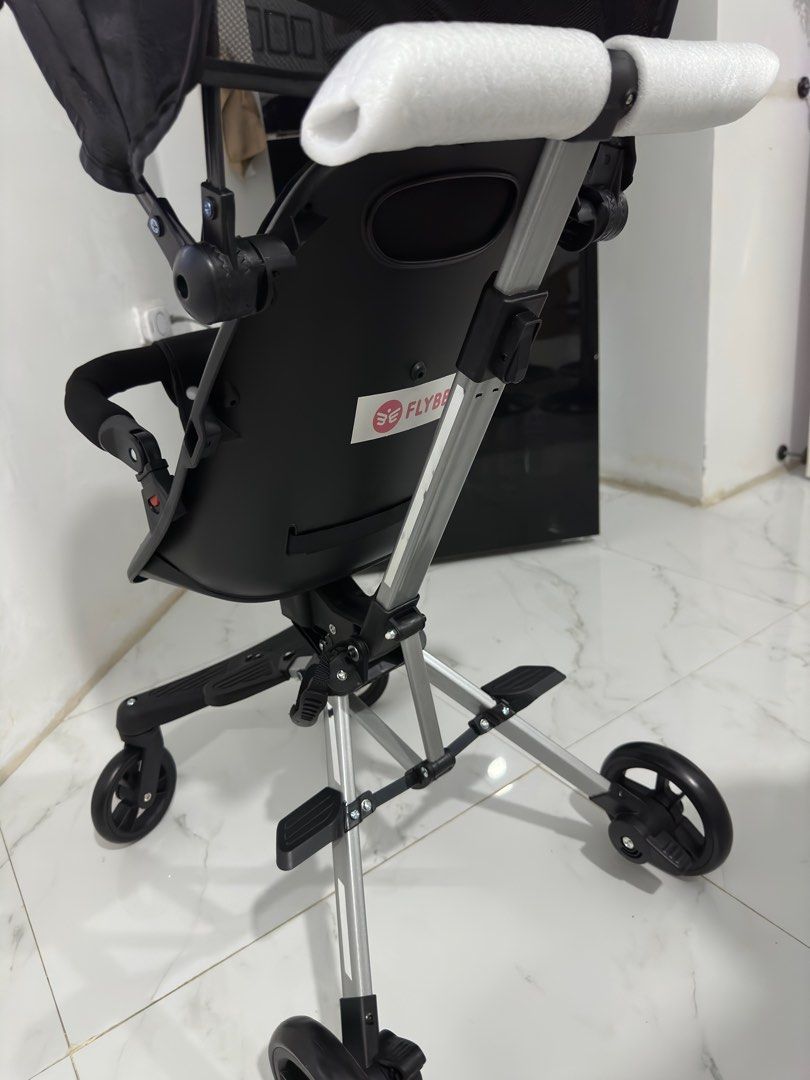 Flybb Foldable Lightweight Stroller Babies Kids Going Out