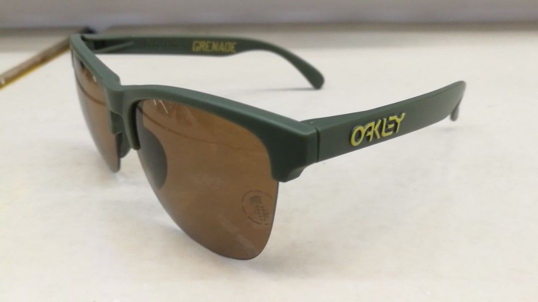 Oakley frogskin hot sale half frame