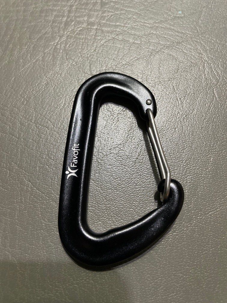 Heavy duty carabiner (Category: Hooks & Hangers) located in Taguig. Submitted by myprelovedcollectibles (Listing ID 1214285975, Image 2). Description: Weight limit up to 2697 lbs.