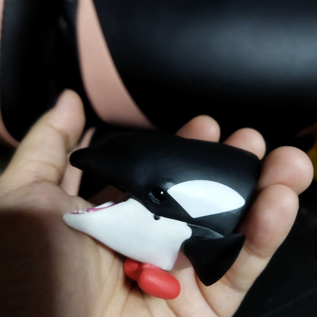 Killer whale fig wd markings (Category: Figurines & Statues) located in Muntinlupa City. Submitted by periwinklefairy23 (Listing ID 1214221714, Image 2). Description: .