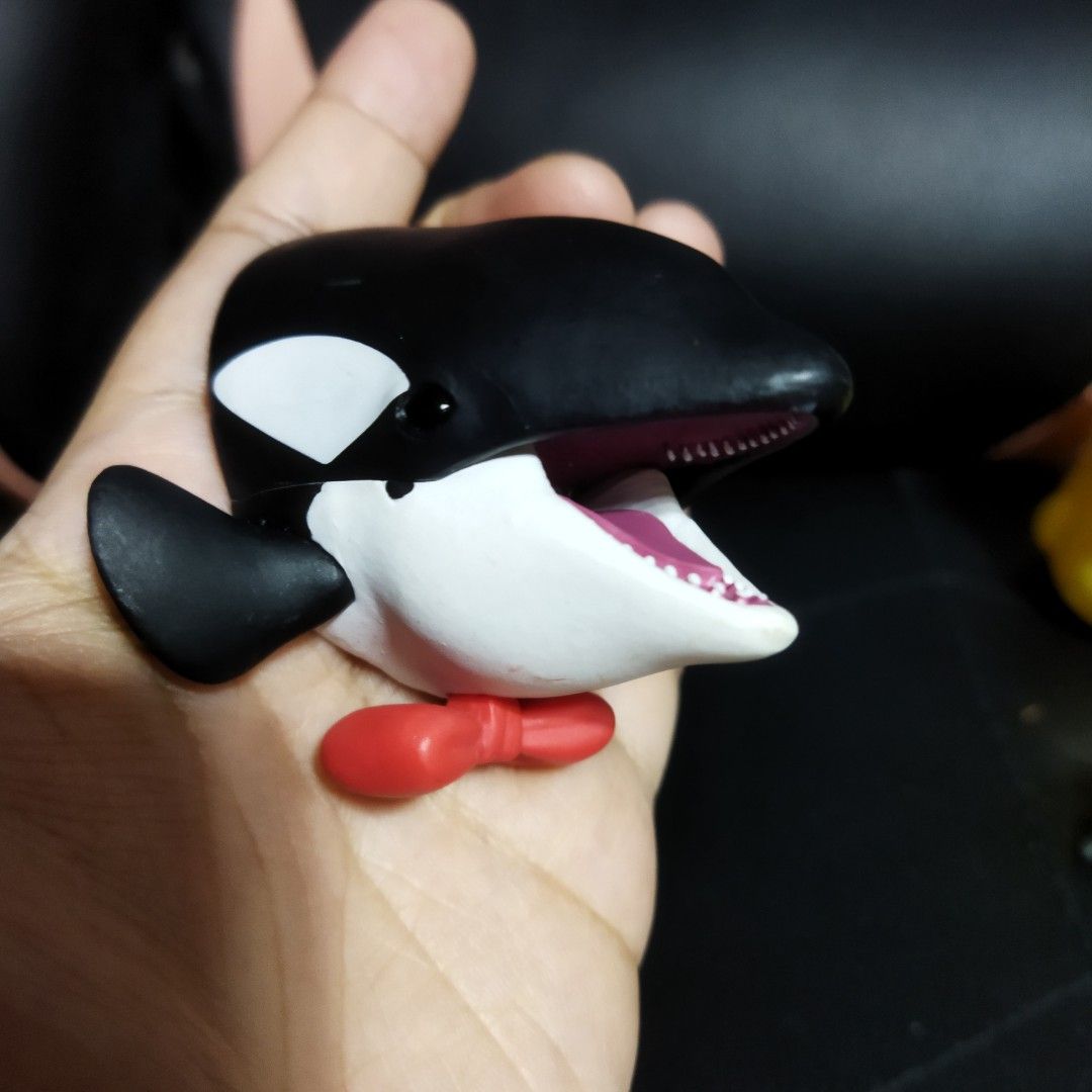 Killer whale fig wd markings (Category: Figurines & Statues) located in Muntinlupa City. Submitted by periwinklefairy23 (Listing ID 1214221714, Image 1). Description: .