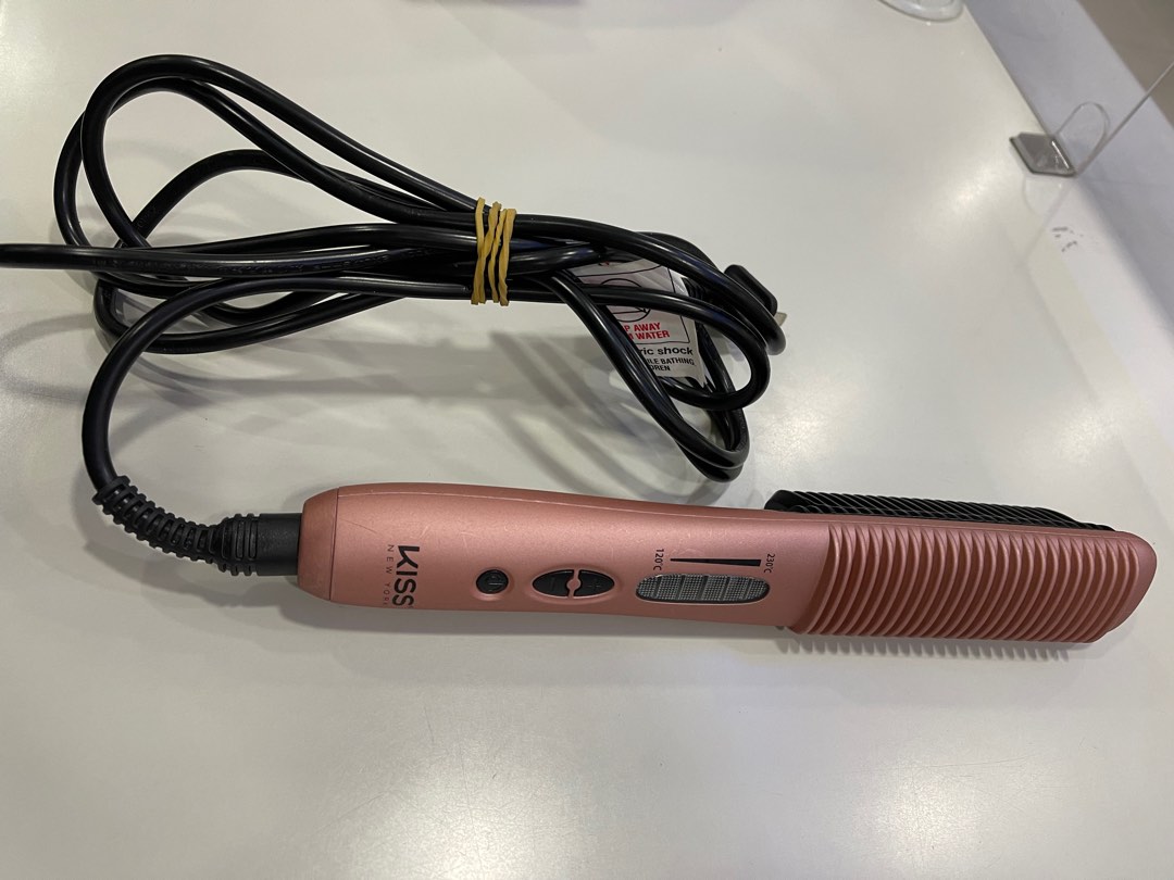 Kiss Hair Straightener, Beauty & Personal Care, Hair on Carousell