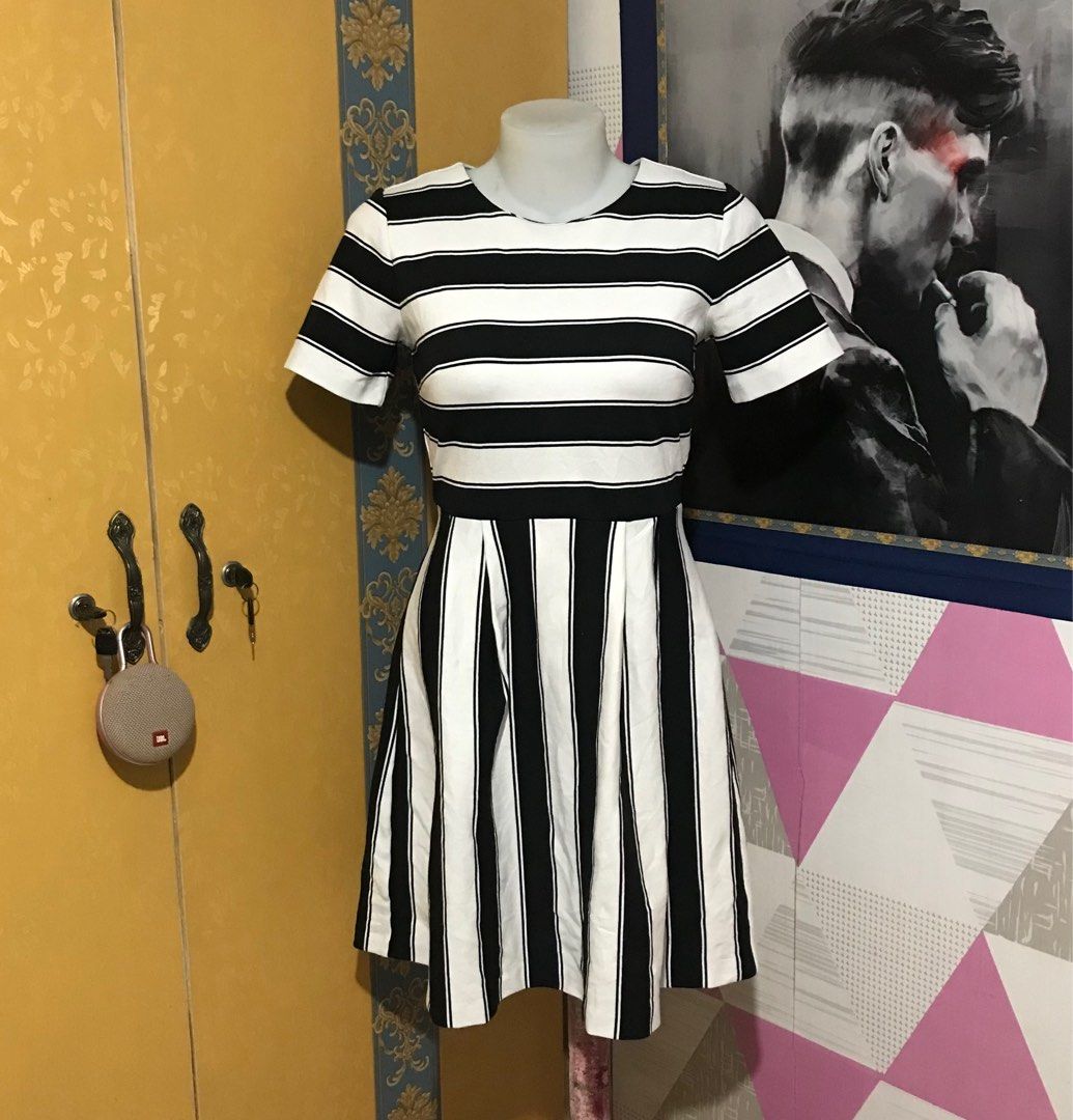 LAST PRICEAnn Taylor Flare Dress, Women's Fashion, Dresses & Sets,  Dresses on Carousell