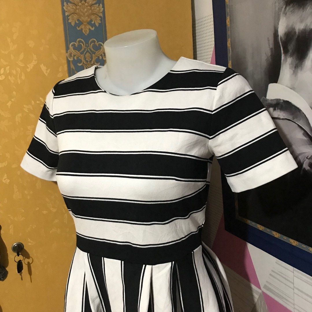 LAST PRICEAnn Taylor Flare Dress, Women's Fashion, Dresses & Sets,  Dresses on Carousell