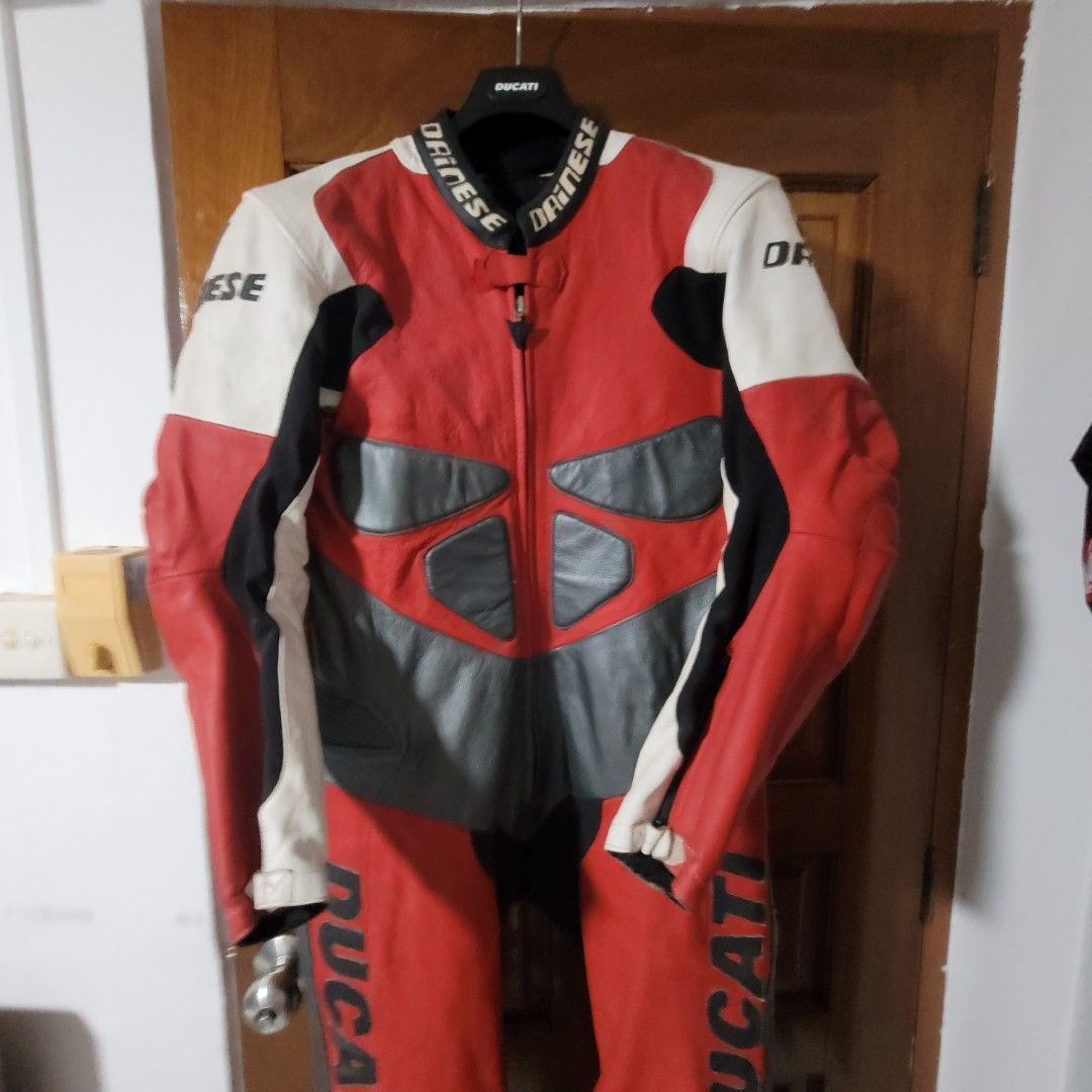 Leather suit Dainese Ducati size 52, Motorcycles, Motorcycle
