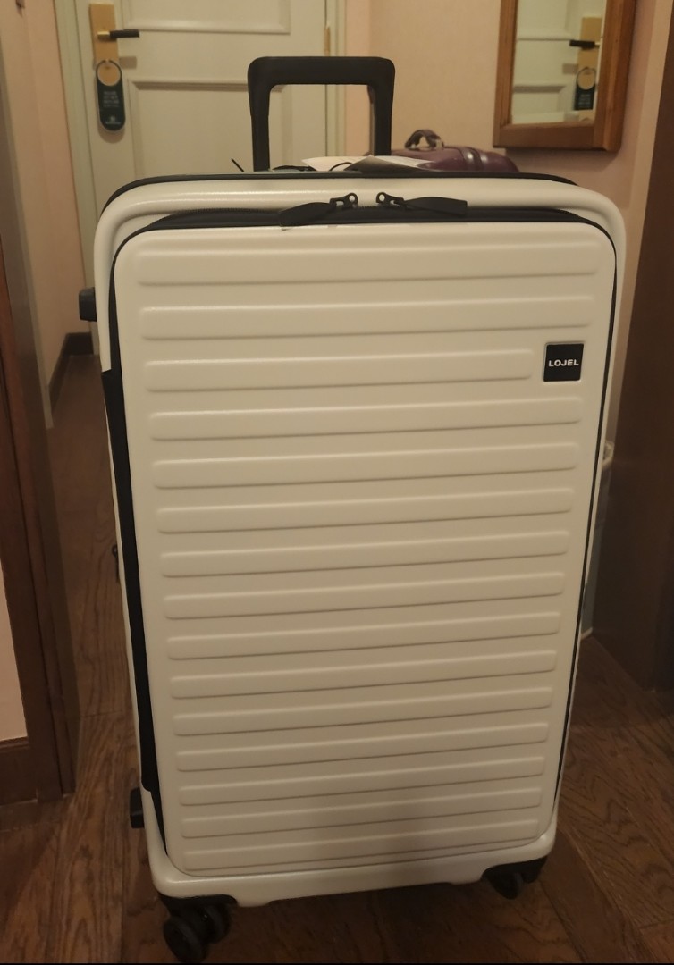 LOJEL Cubo fit white 大喼行李箱白suitcase, 興趣及遊戲, 旅行, 旅遊