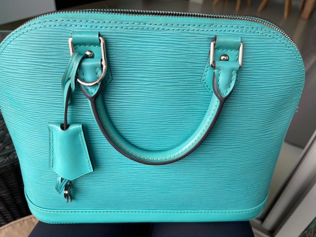 Louis Vuitton LV alma epi leather with strap Turquoise ref.554000 - Joli  Closet