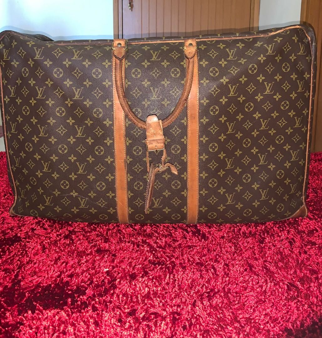 Louis Vuitton sirius 70 travel Bag, Barang Mewah, Tas & Dompet di Carousell