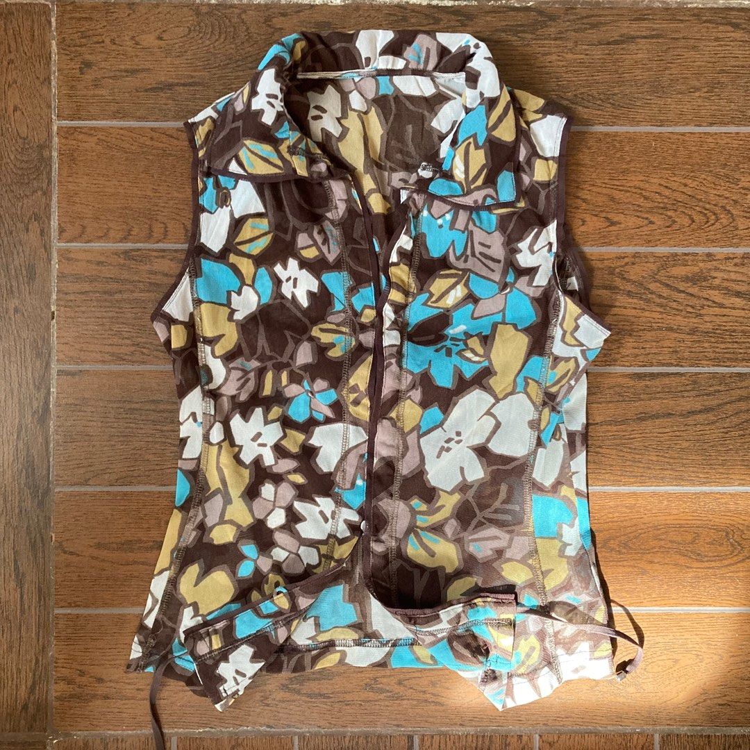 Mesh Abstract Floral Collared Top (Category: Sleeveless) located in Cavite. Submitted by mailed (Listing ID 1214229004, Image 2). Description: SHE IS PERFECT. Worn once! Very rare piece bc of its mesh material and print! Has adjustable straps sa bottom part Wear this w ur pasties and ure ready to go :) I LOVE THE TOP itself ;( will keep it if no one claims!.