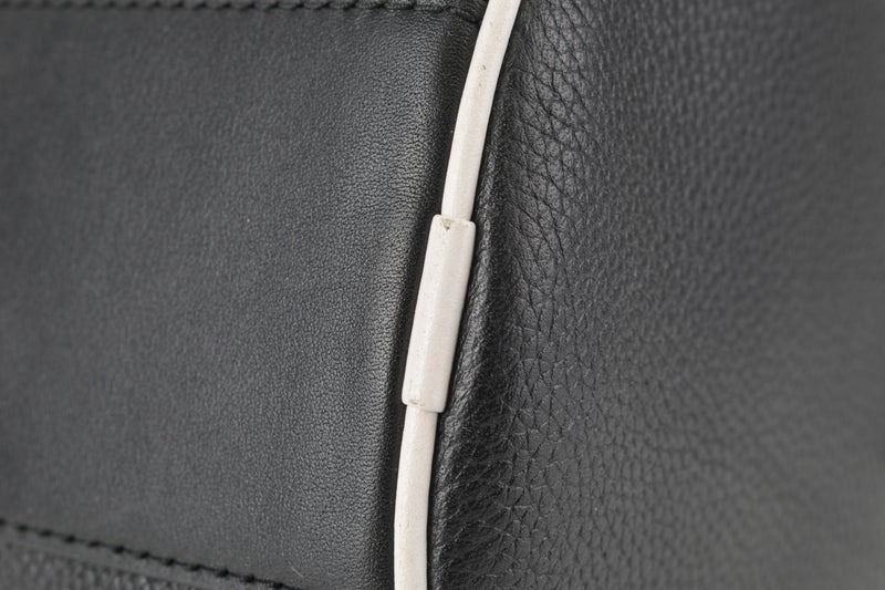Michael Kors Stanton Medium Striped Pebbled Leather Barrel Bag, Luxury, Bags  & Wallets on Carousell