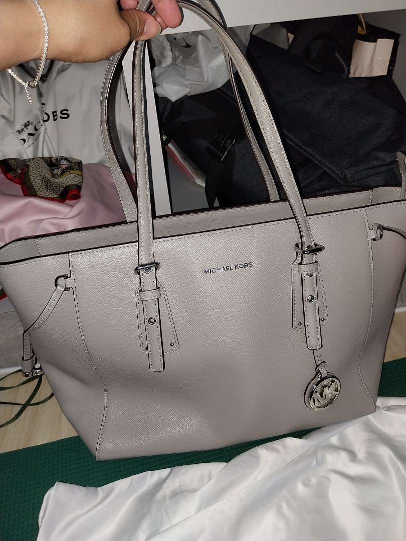 Michael Kors Tote Bag grey colour, Luxury, Bags & Wallets on Carousell