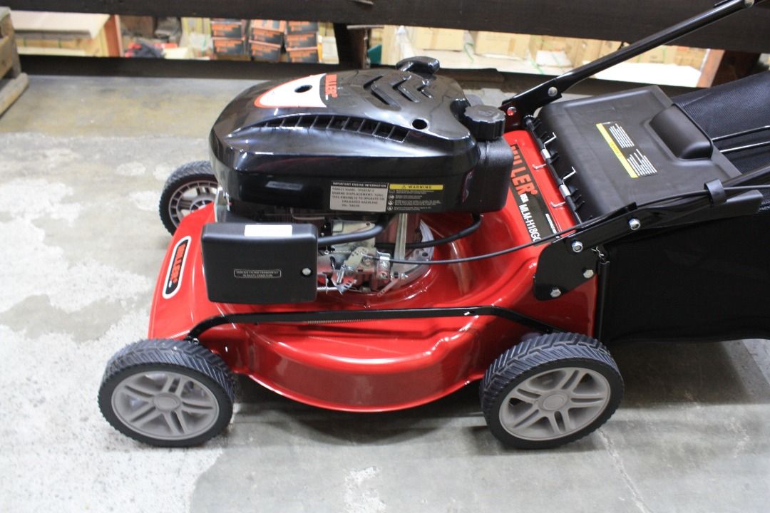 Miller Engine Type Lawn Mower with Grass Catcher 18"5HP, Everything