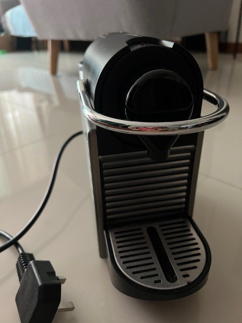 Nespresso Coffee Machine (Pixie), TV & Home Appliances, Kitchen