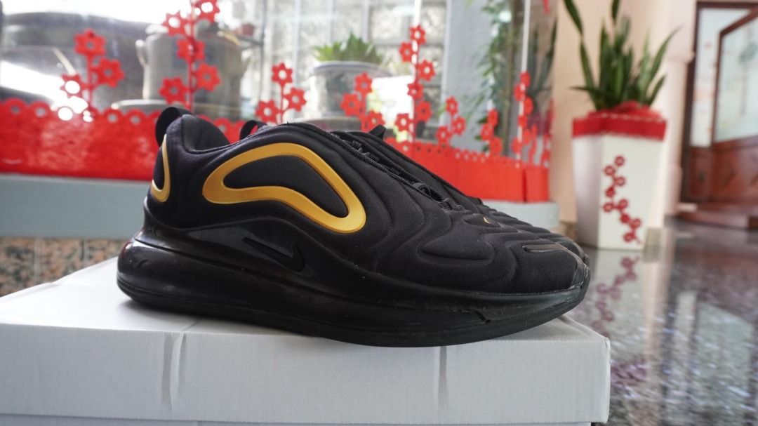 Nike air max 720 metallic gold sale
