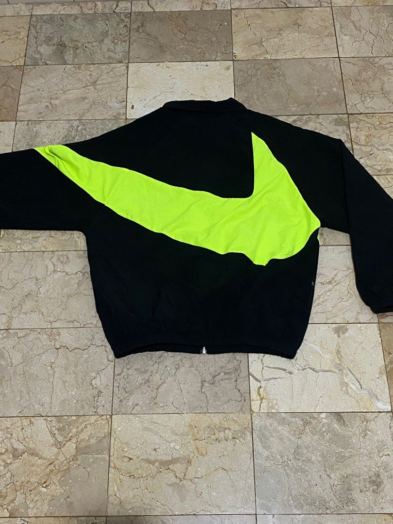 Nike Big Swoosh Neon, Fesyen Pria, Pakaian , Baju Luaran di Carousell
