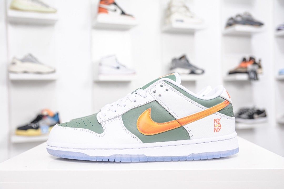 Nike Dunk Low SE “NY vs NY” (2021) DN2489-300, Men's Fashion