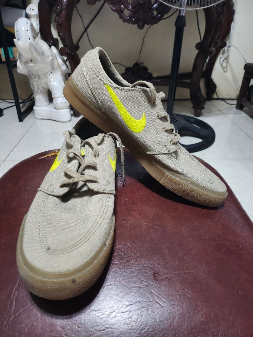 janoski black gumsole