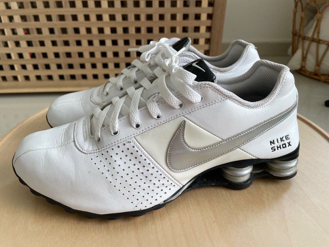 Por ley documental Cañón Nike Shox Deliver 317547-103 UK 7.5 for sale, Men's Fashion, Footwear,  Sneakers on Carousell