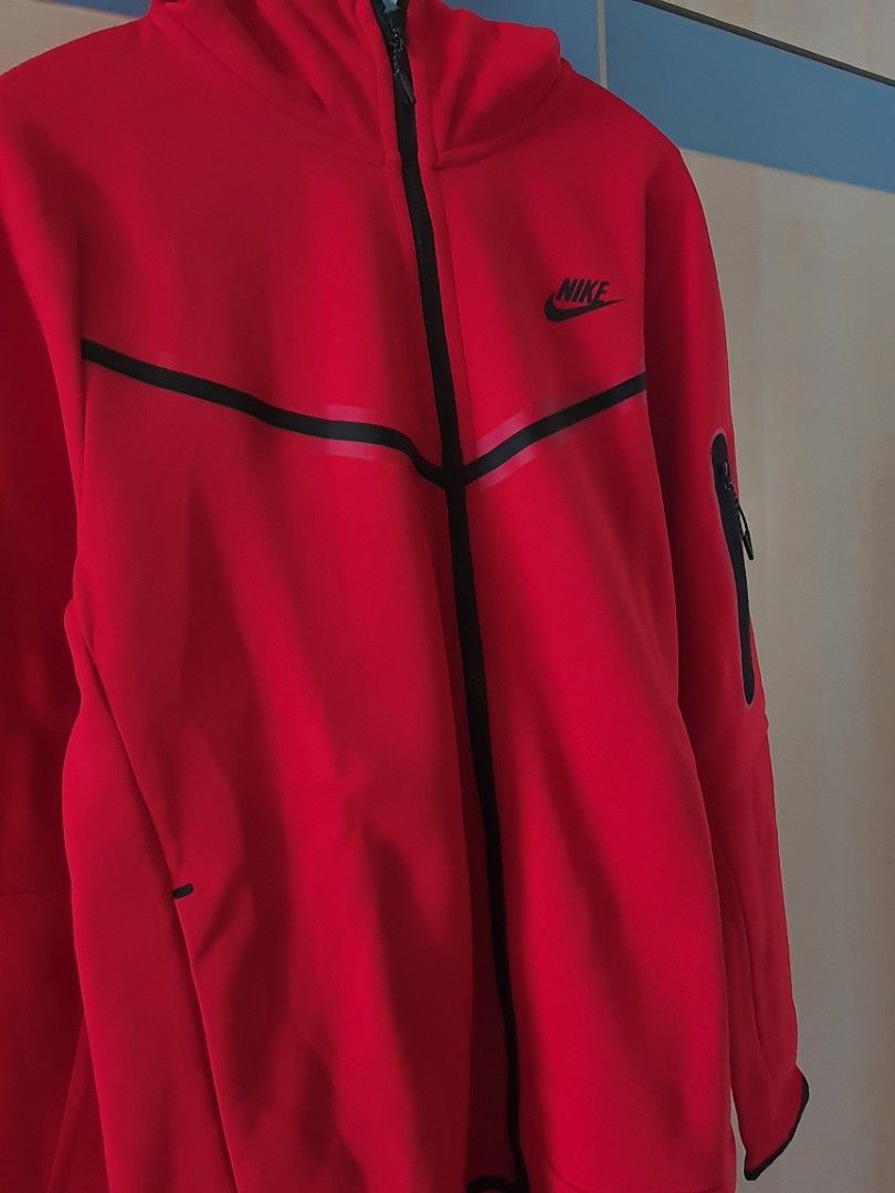 Red and blue nike tracksuit cheap
