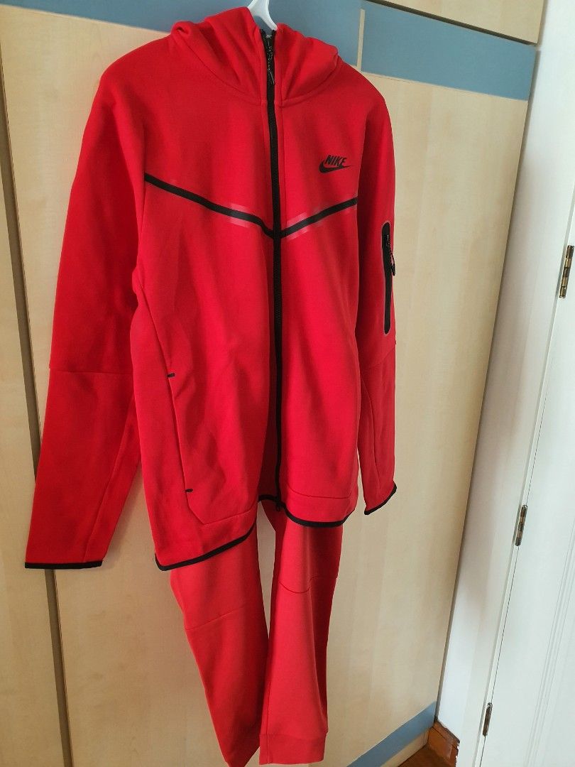 Red mens hotsell nike tracksuit